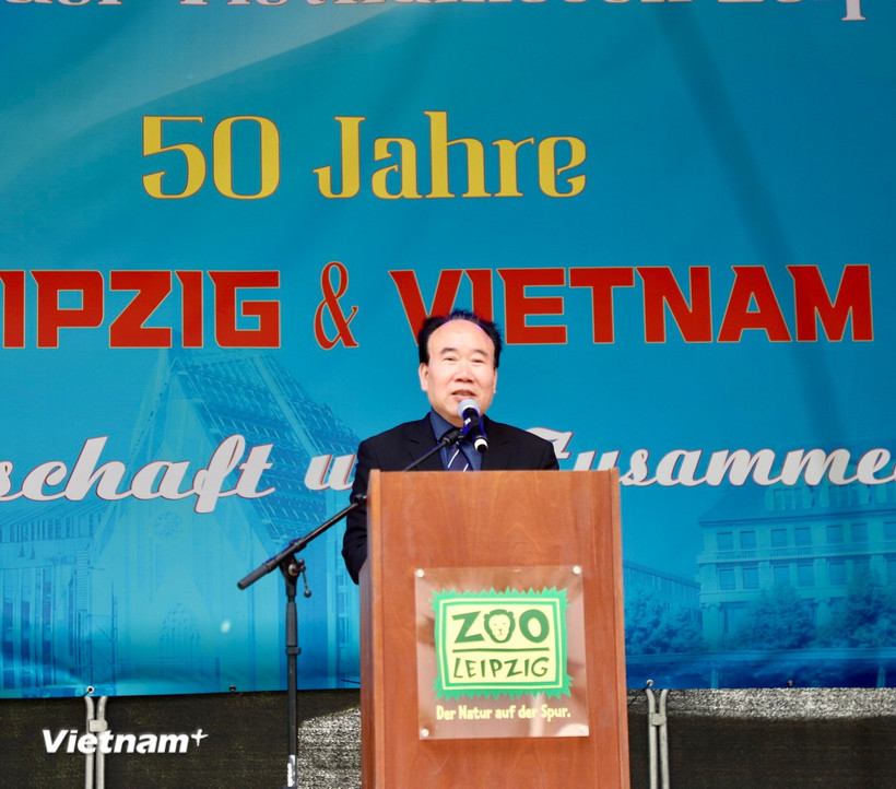 Chủ tịch Hội người Việt Nam tại Leipzig, ông Bùi Quang Huy phát biểu tại sự kiện "Ngày Văn hóa Việt Nam" tại thành phố Leipzig. (Ảnh: Phương Hoa/Vietnam+)