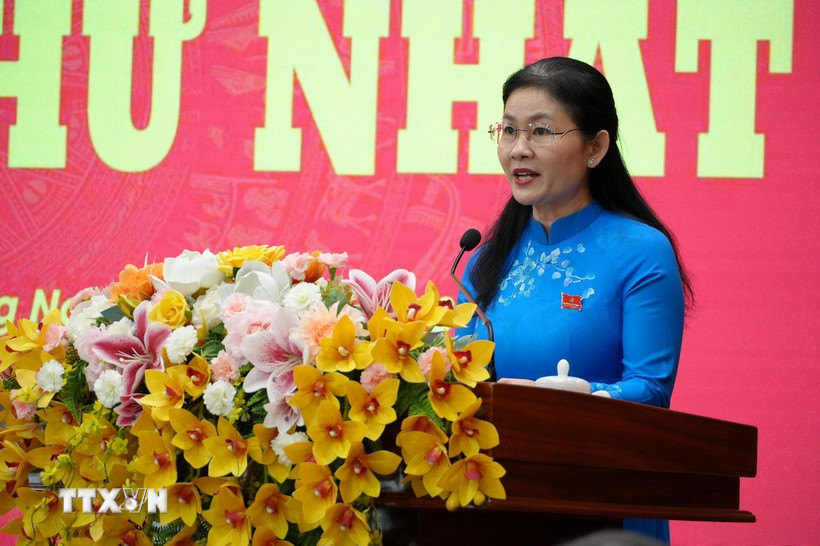 Bà Tôn Ngọc Hạnh, Phó Bí thư Thường trực Tỉnh ủy, Chủ tịch HĐND tỉnh Đồng Nai phát biểu tại kỳ họp. (Ảnh: Sỹ Tuyên/TTXVN)