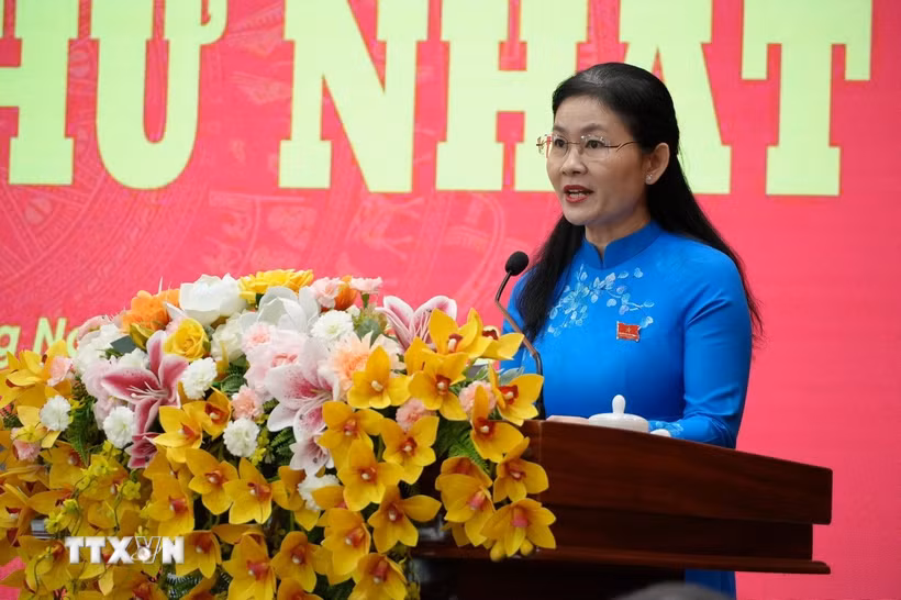 Bà Tôn Ngọc Hạnh, Phó Bí thư Thường trực Tỉnh ủy, Chủ tịch HĐND tỉnh Đồng Nai phát biểu tại kỳ họp. (Ảnh: Sỹ Tuyên/TTXVN)