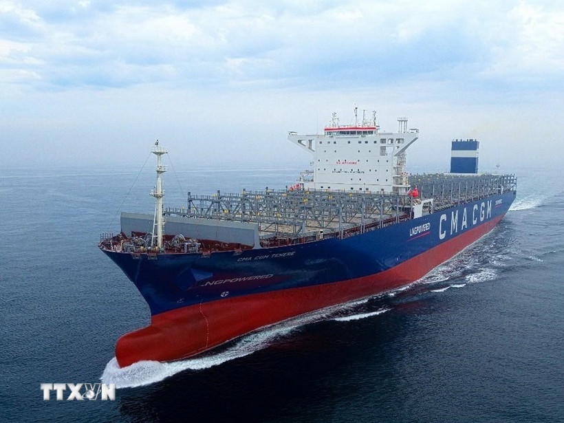 Tàu chở container siêu lớn trọng tải 14.800 TEU chạy bằng nhiên liệu khí đốt hóa lỏng (LNG) do Hyundai Samho chế tạo. (Ảnh: Yonhap/TTXVN)