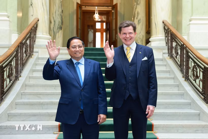 Thủ tướng Phạm Minh Chính hội kiến Chủ tịch Quốc hội Thụy Điển Andreas Norlén. (Ảnh: Dương Giang/TTXVN)