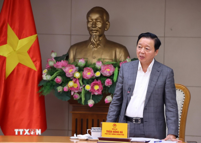 Phó Thủ tướng Trần Hồng Hà chủ trì họp về điều chỉnh Quy hoạch sử dụng đất quốc gia ngày 28/3. (Ảnh: Văn Điệp/TTXVN)