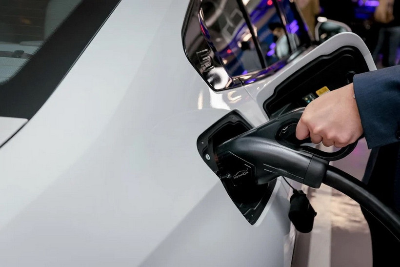 Các nhà phân tích kỳ vọng phân khúc xe điện sẽ tiếp tục tăng trưởng mạnh mẽ vào năm 2025 nhờ việc ra mắt nhiều mẫu xe mới. (Ảnh: Business Times)