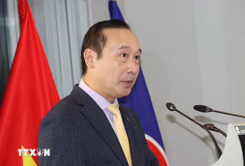 Đại sứ Việt Nam tại Vương quốc Bỉ, Trưởng Phái đoàn Việt Nam bên cạnh Liên minh châu Âu (EU), Nguyễn Văn Thảo. (Ảnh: Hương Giang/TTXVN)