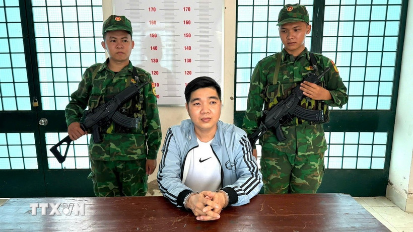 Đối tượng Vòng Cóng Phúc bị tạm giữ. (Ảnh: TTXVN phát)