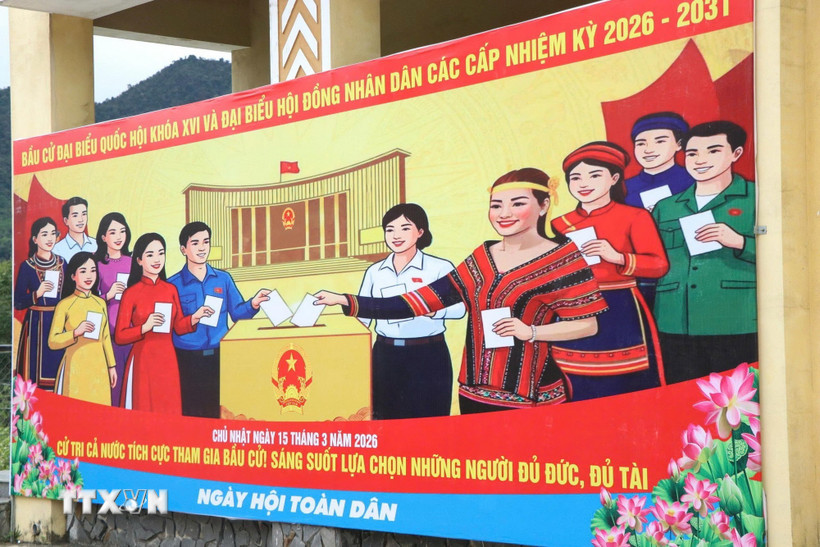 Đa dạng hình thức tuyên truyền Ngày bầu cử đại biểu Quốc hội khóa XVI và đại biểu Hội đồng nhân dân các cấp nhiệm kỳ 2026-2031 trên địa bàn xã A Lưới 1, thành phố Huế. (Ảnh: Võ Văn Dũng/TTXVN)