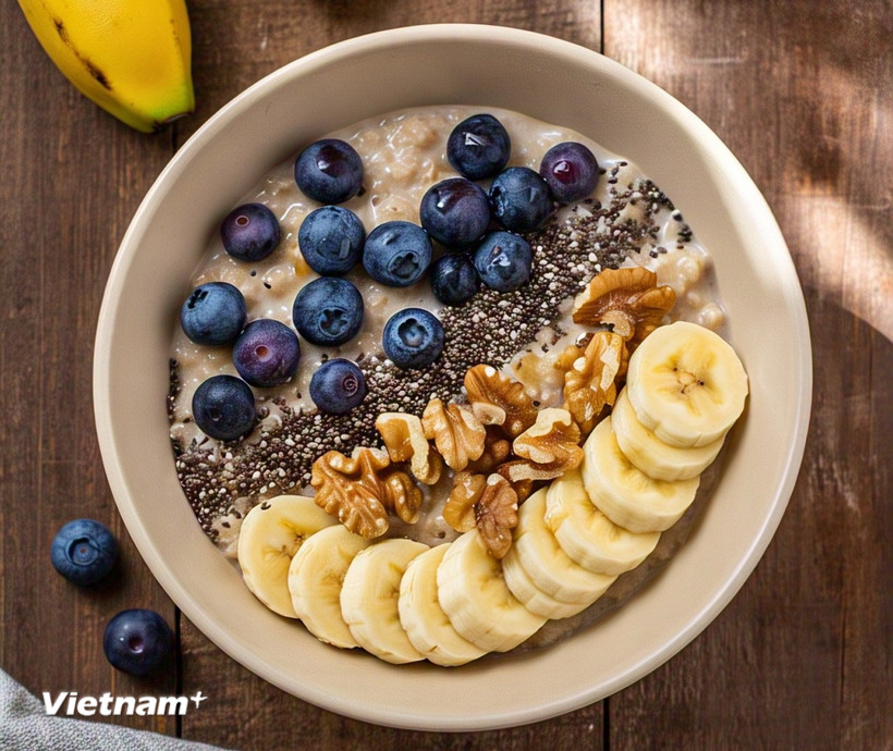 Bữa sáng lành mạnh cùng yến mạch mỗi ngày mang lại nhiều lợi ích sức khỏe bất ngờ. (Ảnh: Vietnam+)