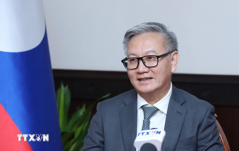 Bộ trưởng Bộ Ngoại giao Lào Thongsavanh Phomvihane trả lời phỏng vấn. (Ảnh: Xuân Tú/TTXVN)