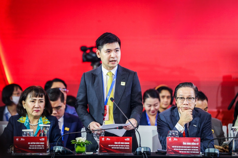 Ông Đỗ Vinh Quang nêu nhóm đề xuất tại Phiên đối thoại cấp cao Diễn đàn Kinh tế tư nhân Việt Nam 2025.