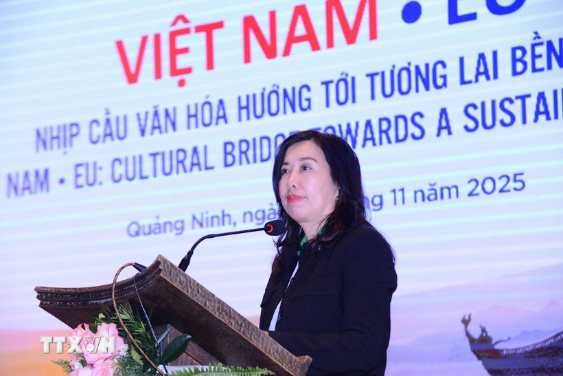 Thứ trưởng Bộ Ngoại giao Lê Thị Thu Hằng phát biểu tại sự kiện. (Ảnh Thanh Vân/TTXVN)