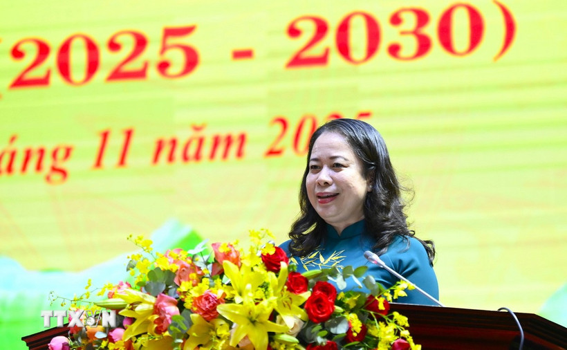 Phó Chủ tịch nước, Phó Chủ tịch thứ nhất Hội đồng Thi đua - Khen thưởng Trung ương Võ Thị Ánh Xuân phát biểu. (Ảnh: Chanh Đa/TTXVN)
