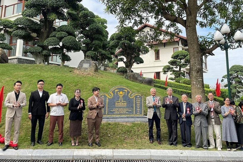 Uroczystość uznania 12 starożytnych drzew za dziedzictwo Wietnamu w ośrodku SenNa Health Care Resort w Bac Ninh. (Zdjęcie: Komitet Organizacyjny)