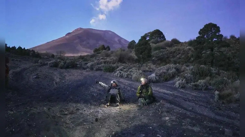 Indonesia nâng mức cảnh báo đối với núi lửa Burni Telong sau khi ghi nhận sự gia tăng hoạt động. (Ảnh: AP)