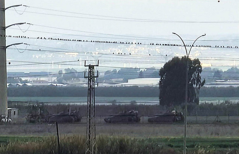 Xe tăng của Israel được nhìn thấy gần thành phố Jenin ở Bờ Tây, ngày 23/2. (Ảnh: timesofisrael)