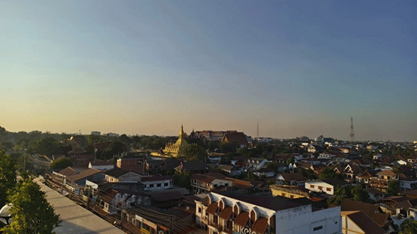 Ô nhiễm không khí ở một số khu vực của Vientiane ở ngưỡng nguy hiểm đối với những nhóm người nhạy cảm. (Ảnh: Vientiane Times)