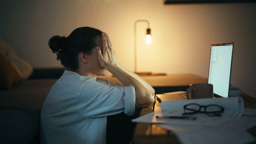 Mỡ máu cao đang âm thầm tấn công cả người trẻ tuổi, dân văn phòng và những người tưởng như rất khỏe mạnh. (Ảnh: iStock)