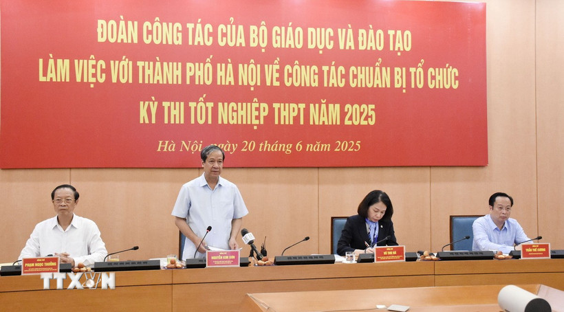 Bộ trưởng Bộ Giáo dục và Đào tạo Nguyễn Kim Sơn phát biểu chỉ đạo tại buổi làm việc. (Ảnh: Nguyễn Cúc/TTXVN)