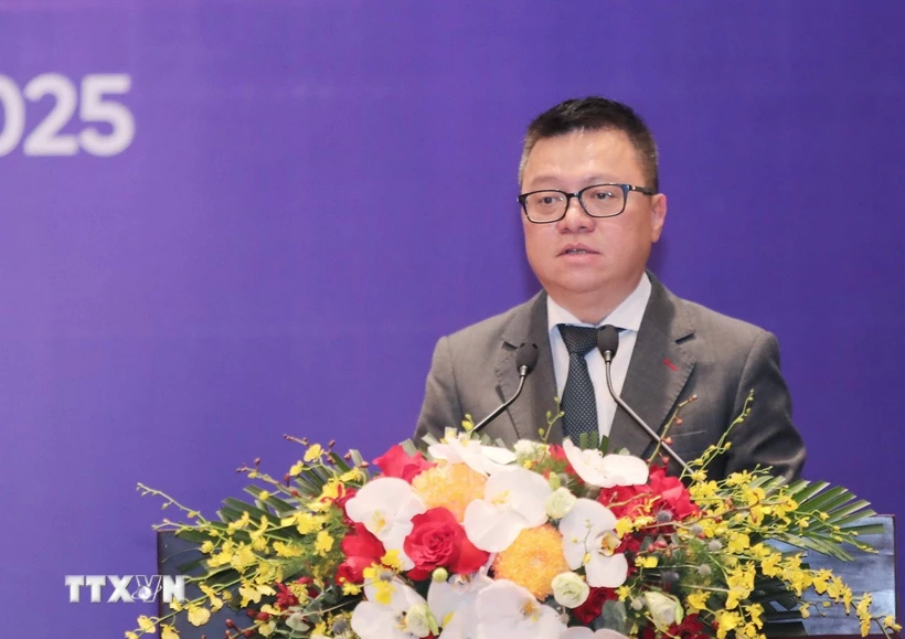 Ông Lê Quốc Minh, Ủy viên Ban Chấp hành Trung ương Đảng, Phó Trưởng Ban Tuyên giáo Trung ương, Tổng biên tập báo Nhân Dân, Bí thư Đảng đoàn, Chủ tịch Hội Nhà báo Việt Nam phát biểu tại lễ bế mạc diễn đàn Báo chí toàn quốc năm 2025. (Ảnh: Thành Phương/TTXVN)