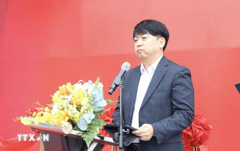 Ông Park Dong Hwan, Giám đốc Bộ phận Chiến lược sản phẩm Lotte Mart Việt Nam phát biểu tại lễ khai mạc. (Ảnh: Xuân Anh/TTXVN)