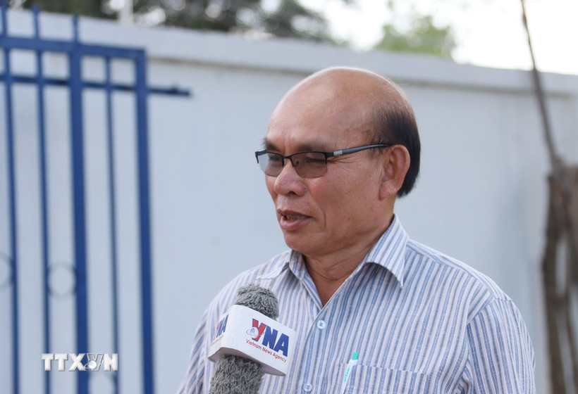 Ông Sombat Itthavong, Phó Chủ tịch huyện Sepon, tỉnh Savannakhet, chia sẻ về vai trò và đóng góp của công ty Việt Nam với địa phương. (Ảnh: Xuân Tú/TTXVN)