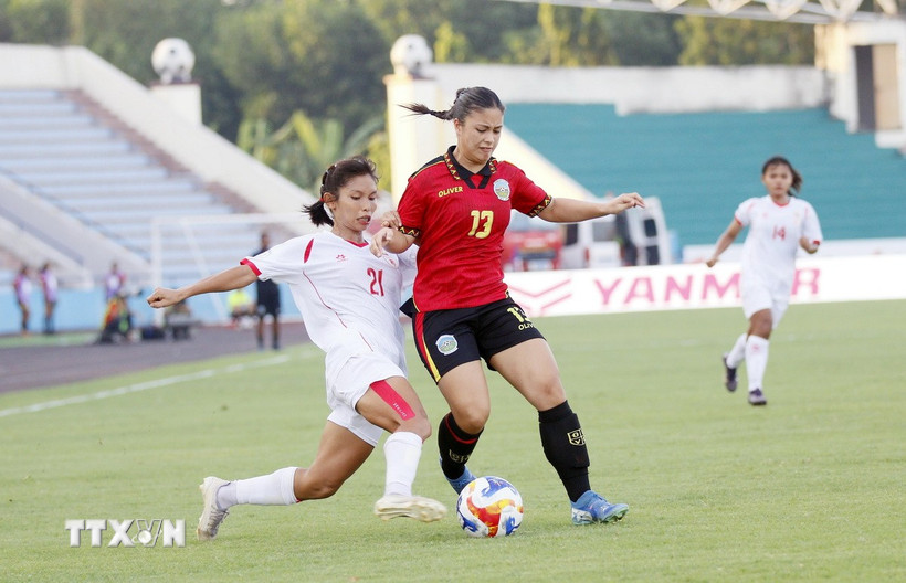 Kết thúc trận đấu, đội tuyển nữ Myanmar giành chiến thắng với tỷ số 3-0. (Ảnh: Tạ Toàn/TTXVN)