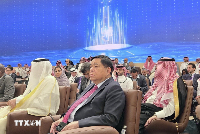 Phó Thủ tướng Nguyễn Chí Dũng dự lễ khai mạc Hội nghị Sáng kiến Đầu tư Tương lai (FII) lần thứ 9 tại Trung tâm Hội nghị Quốc tế King Abdul Aziz ở thủ đô Riyadh của Saudi Arabia. (Ảnh: TTXVN phát)