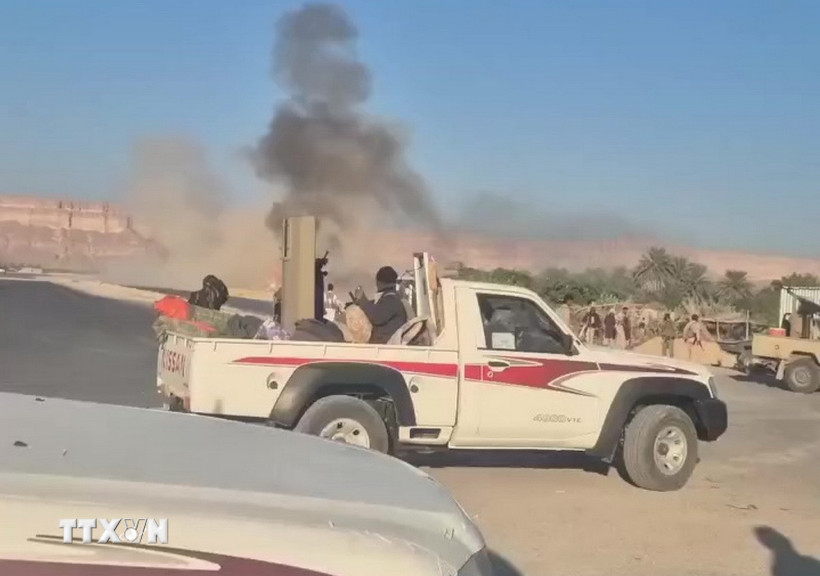 Lực lượng Hội đồng Chuyển tiếp miền Nam (STC) giành quyền kiểm soát thành phố Mukalla, thủ phủ tỉnh Hadramawt, Yemen ngày 26/12/2025. (Ảnh: THX/TTXVN)