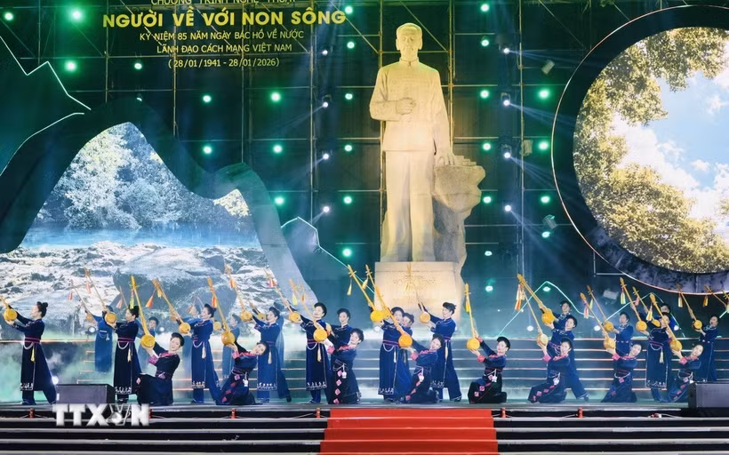 Hát then, đàn tính được biểu diễn ở các sự kiện văn hóa của tỉnh Cao Bằng. (Ảnh: Chu Hiệu/TTXVN)