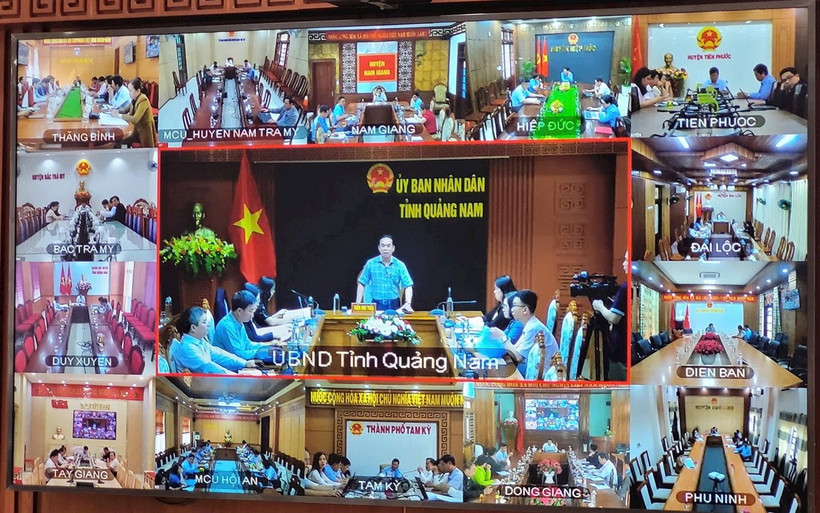 Cuộc họp trực tuyến với UBND các huyện, thị xã, thành phố về triển khai hỗ trợ xóa nhà tạm, nhà dột nát trên địa bàn tỉnh Quảng Nam giai đoạn 2023 - 2025.(Ảnh: Báo Quảng Nam)