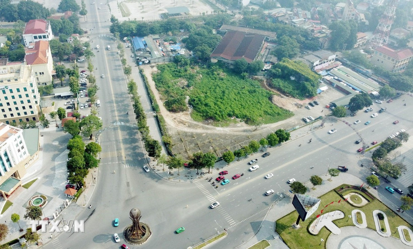 Khu vực dự kiến xây Tháp Hùng Vương ở chợ Trung tâm Việt Trì (cũ) tại ngã 3 Đại lộ Hùng Vương và đường Trần Phú. (Ảnh: Tạ Toàn/TTXVN)