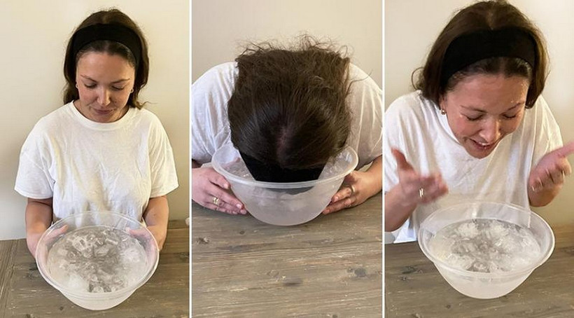 Nhúng mặt vào nước đá lạnh có thể kích hoạt sự sảng khoái cho tinh thần và làn da cho một ngày mới. (Ảnh: getthegloss)