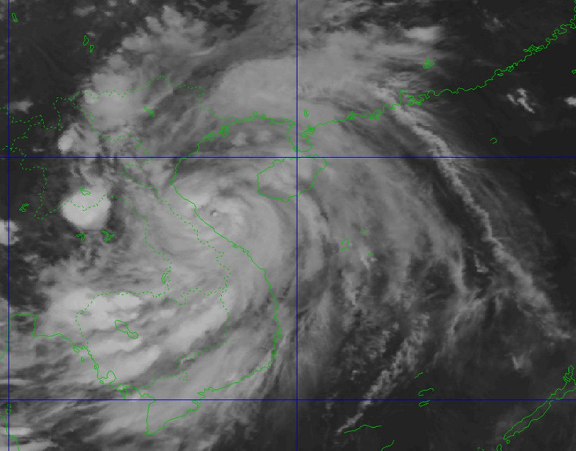 Hình ảnh cơn bão số 10 chụp qua vệ tinh hồi 20h ngày 28/9. (Nguồn: nchmf)