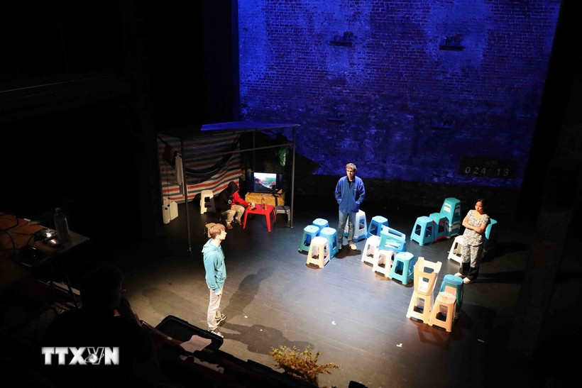 Một cảnh trong vở diễn. (Ảnh: Hương Giang/TTXVN)