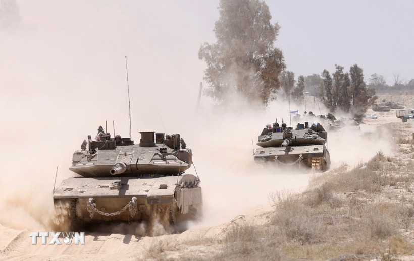 Binh sỹ Israel được triển khai ở miền nam nước này, gần biên giới với Gaza. (Ảnh: THX/TTXVN)