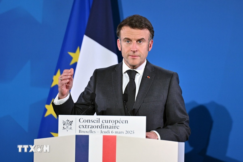 Tổng thống Pháp Emmanuel Macron phát biểu tại Hội nghị thượng đỉnh EU về quốc phòng và Ukraine, tại Brussels, Bỉ ngày 6/3/2025. (Ảnh: Anadolu Agency/TTXVN)