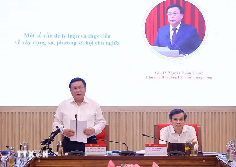 Giáo sư-Tiến sỹ Nguyễn Xuân Thắng, Chủ tịch Hội đồng Lý luận Trung ương phát biểu. (Ảnh: Văn Điệp/TTXVN)