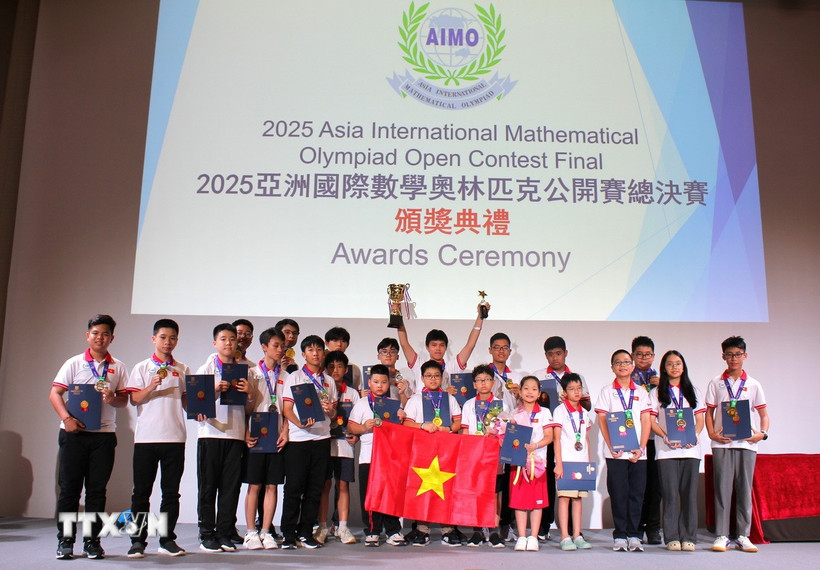 Đoàn AIMO Việt Nam 2025 gặt hái thành công lớn. (Ảnh: Phạm Tuân/TTXVN)