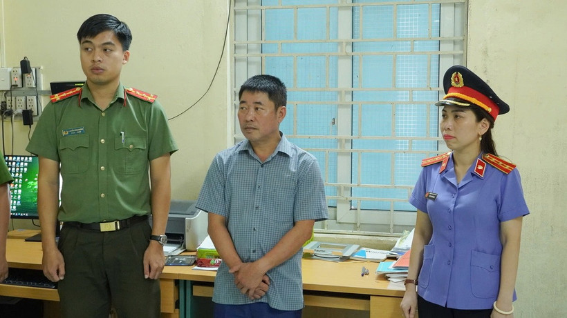 Khởi tố bị can và lệnh bắt tạm giam đối với Nguyễn Khương Hoàng về tội “Trốn thuế”. (Ảnh: Cơ quan Công an cung cấp)