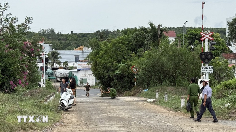 Một vụ tai nạn tại điểm giao giữa đường bộ với đường sắt ở phường Phú Yên, Đắk Lắk. (Ảnh: Tường Quân/TTXVN)