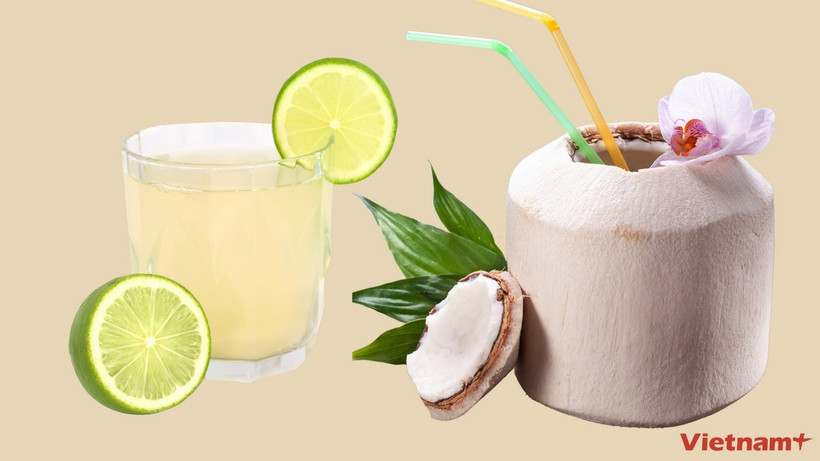 Nước chanh và nước dừa - thức uống nào tốt hơn trong mùa Hè? (Ảnh: Vietnam+)
