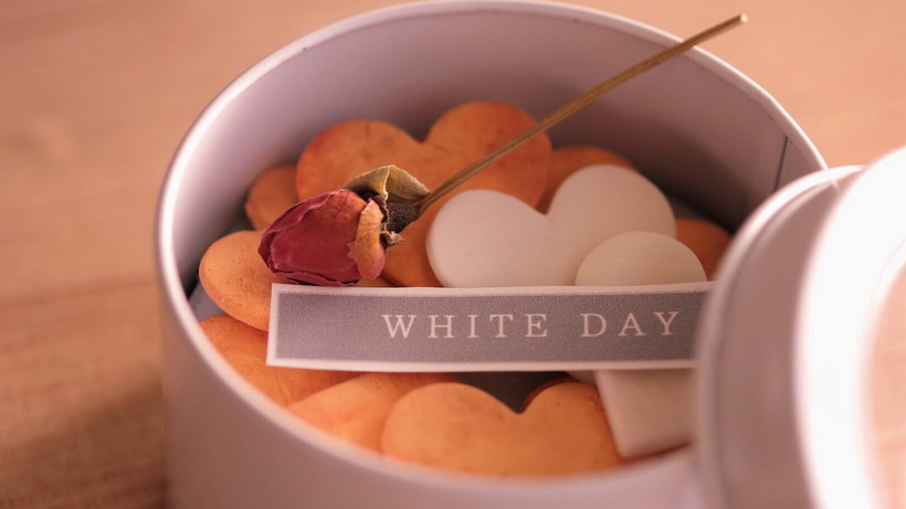 Một hộp bánh quy dành cho ngày Valentine Trắng. (Ảnh: Shutterstock)