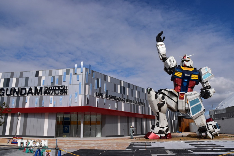 Khu vực triển lãm “Gundam Next Future” với mô hình khổng lồ của robot Gundam. (Ảnh: Nguyễn Tuyến/TTXVN)