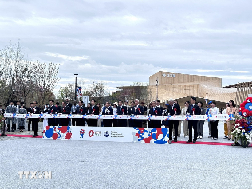 Lễ cắt băng khai trương Triển lãm Thế giới EXPO Osaka Kansai 2025. (Ảnh: Nguyễn Tuyến/TTXVN)