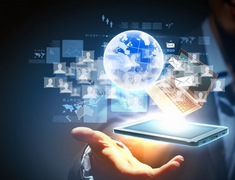 Tiến sỹ Sinh học Nguyễn Hữu Tiền tại phòng làm việc của Viện Sinh thái và Tài nguyên sinh vật - Viện Hàn lâm Khoa học và Công nghệ Việt Nam. (Ảnh: Minh Đức/TTXVN)