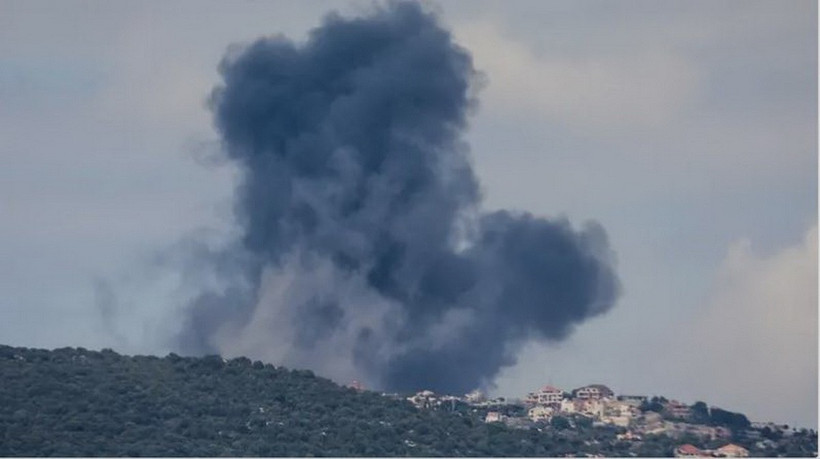 Khói bốc lên từ Jabal al-Rihan, Liban sau các cuộc không kích của Israel ngày 22/3. (Ảnh: Reuters)