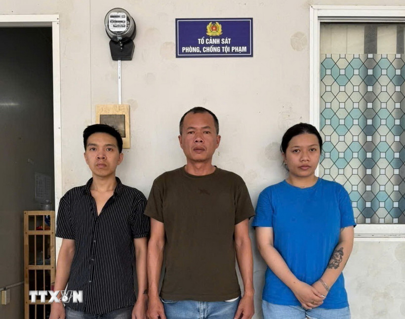 3 đối tượng gây rối trật tự công cộng ở phường Vũng Tàu được triệu tập lên làm việc. (Ảnh: TTXVN phát)