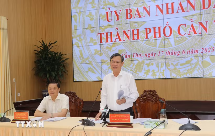 Ông Trương Cảnh Tuyên, Chủ tịch UBND thành phố Cần Thơ phát biểu. (Ảnh: Ngọc Thiện/TTXVN)