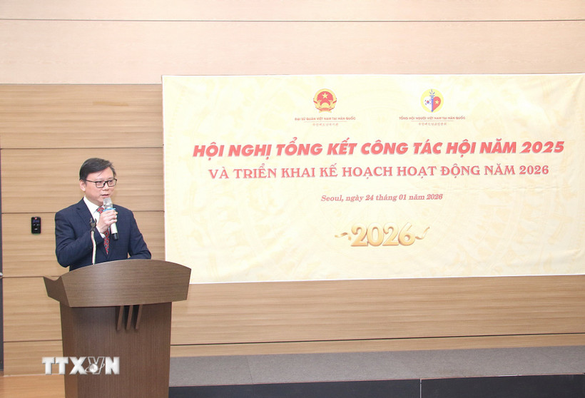 Chủ tịch Tổng hội người Việt Nam tại Hàn Quốc ông Đào Tuấn Hùng phát biểu. (Ảnh Khánh Vân/TTXVN)