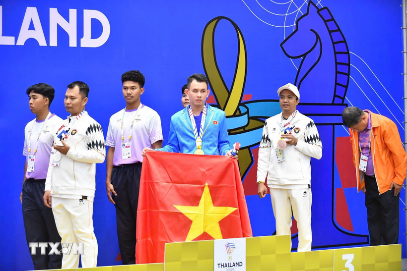 Kỳ thủ Đào Tuấn Kiệt xuất sắc giành Huy chương Vàng cá nhân nội dung cờ vua hạng thương tật B1 nam. (Ảnh: TTXVN phát)