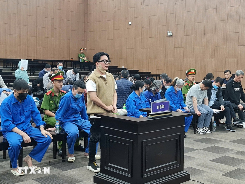 Bị cáo Vũ Ngọc Hà (ca sỹ Vũ Hà) khai tại phiên tòa chiều 31/10/2025. (Ảnh: Kim Anh/TTXVN)